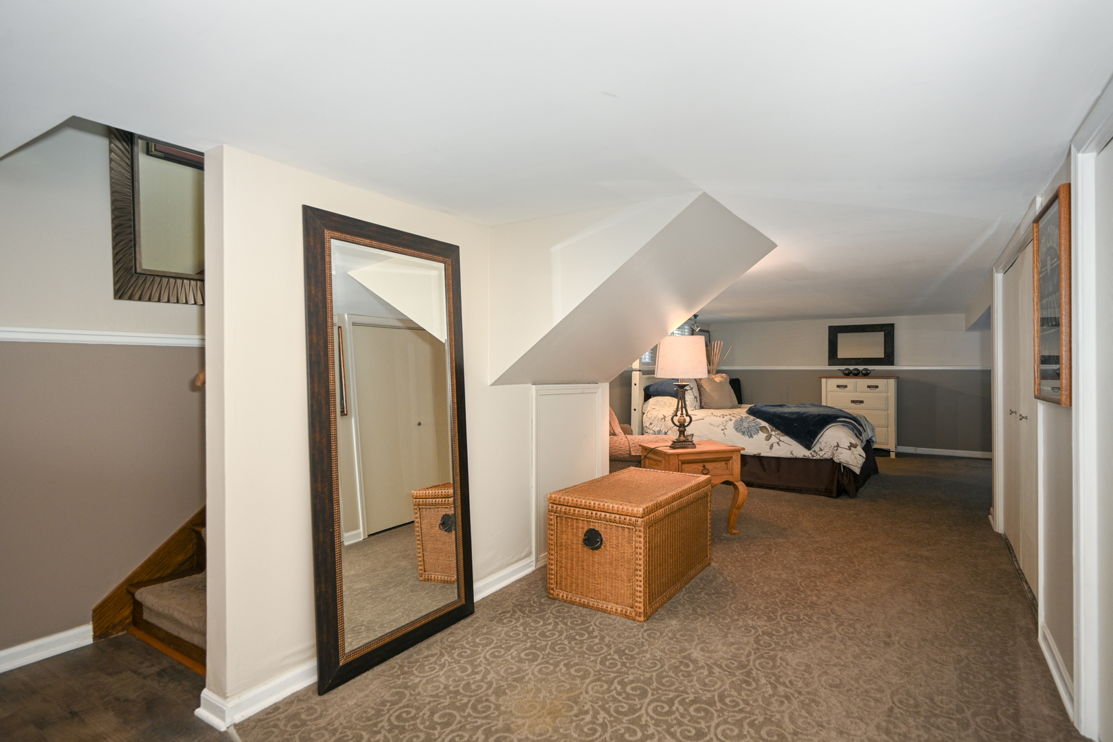 22W474 Emerson Avenue Glen Ellyn, IL 60137 - Photo 19 of 42 a living room with furniture and a window