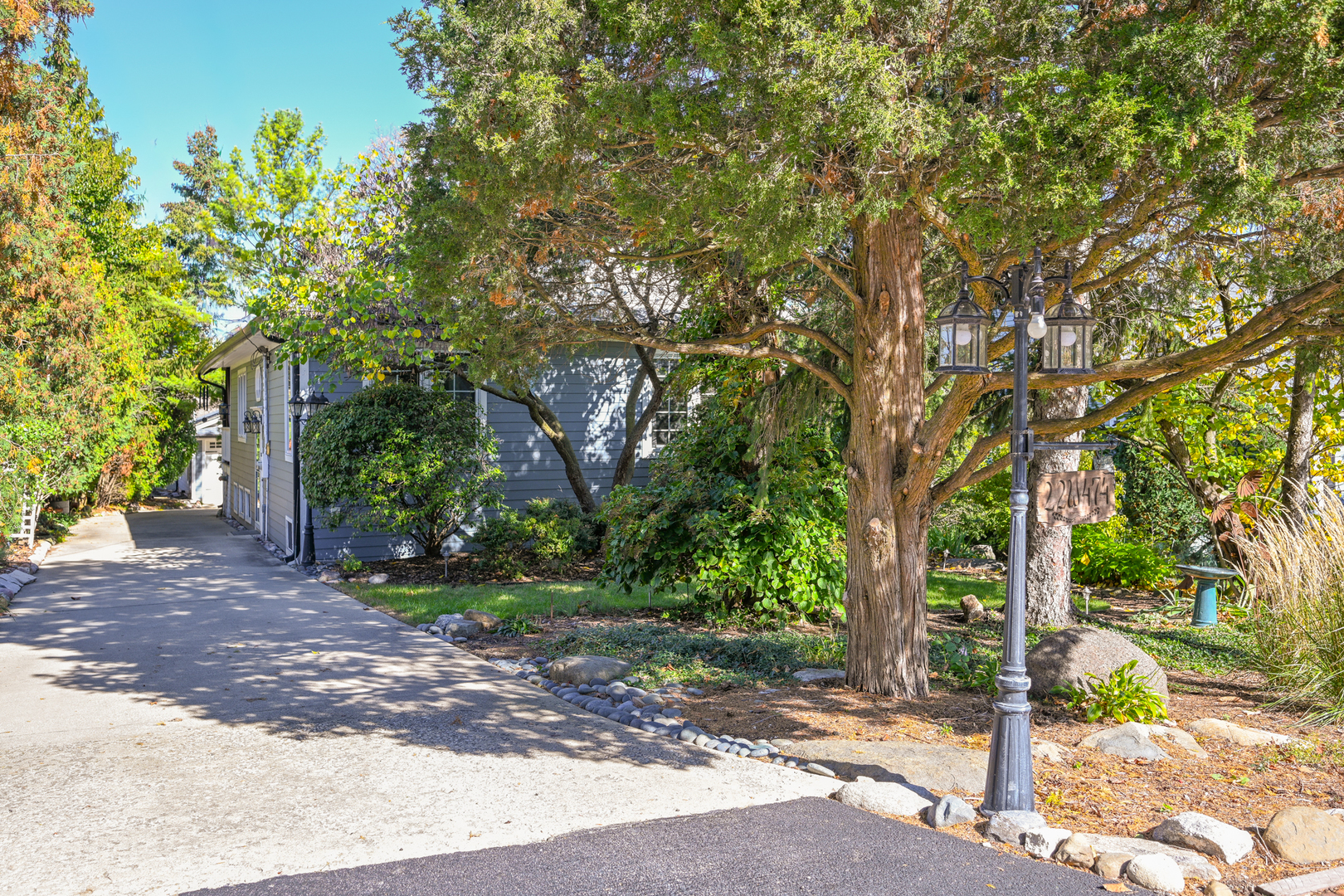 22W474 Emerson Avenue Glen Ellyn, IL 60137 - Photo 4 of 42 a pathway of a yard