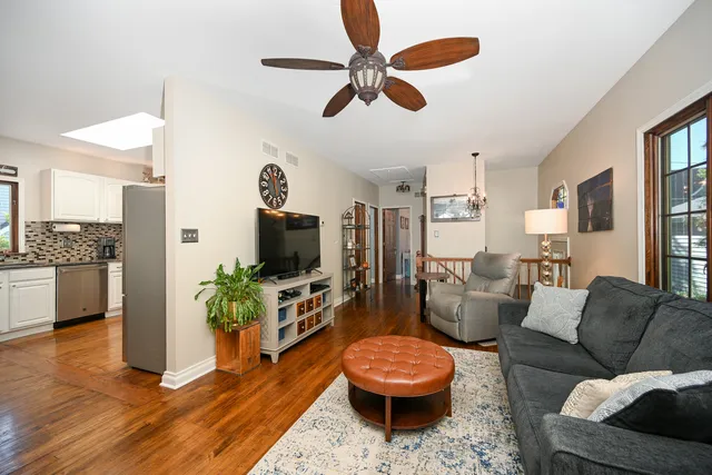 $475,000 | 22W474 Emerson Avenue, Glen Ellyn, IL 60137