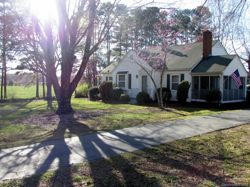 1693 Bate Harvey Road Clover, SC 29710 - Photo 2 of 20