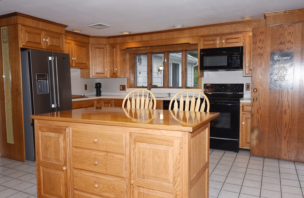 99 Louise Road Braintree, MA 02184 - Photo 10 of 39