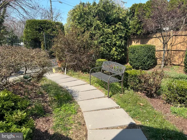 $3,450 | 9901 Blake Lane, Oakton, VA 22124