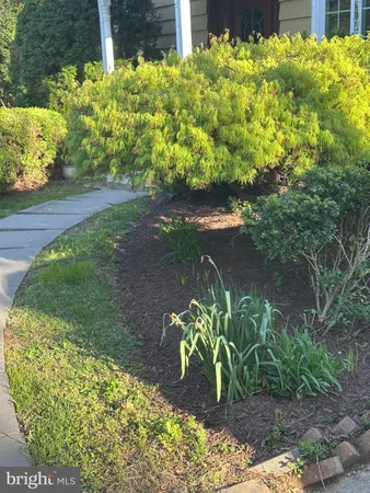 $3,940 | 9901 Blake Lane, Oakton, VA 22124