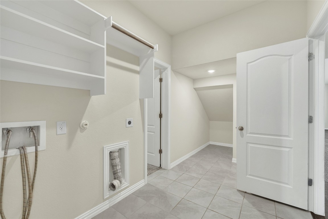 908 Leadtree Loop Buda, TX 78610 - Photo 25 of 38 a view of an empty room