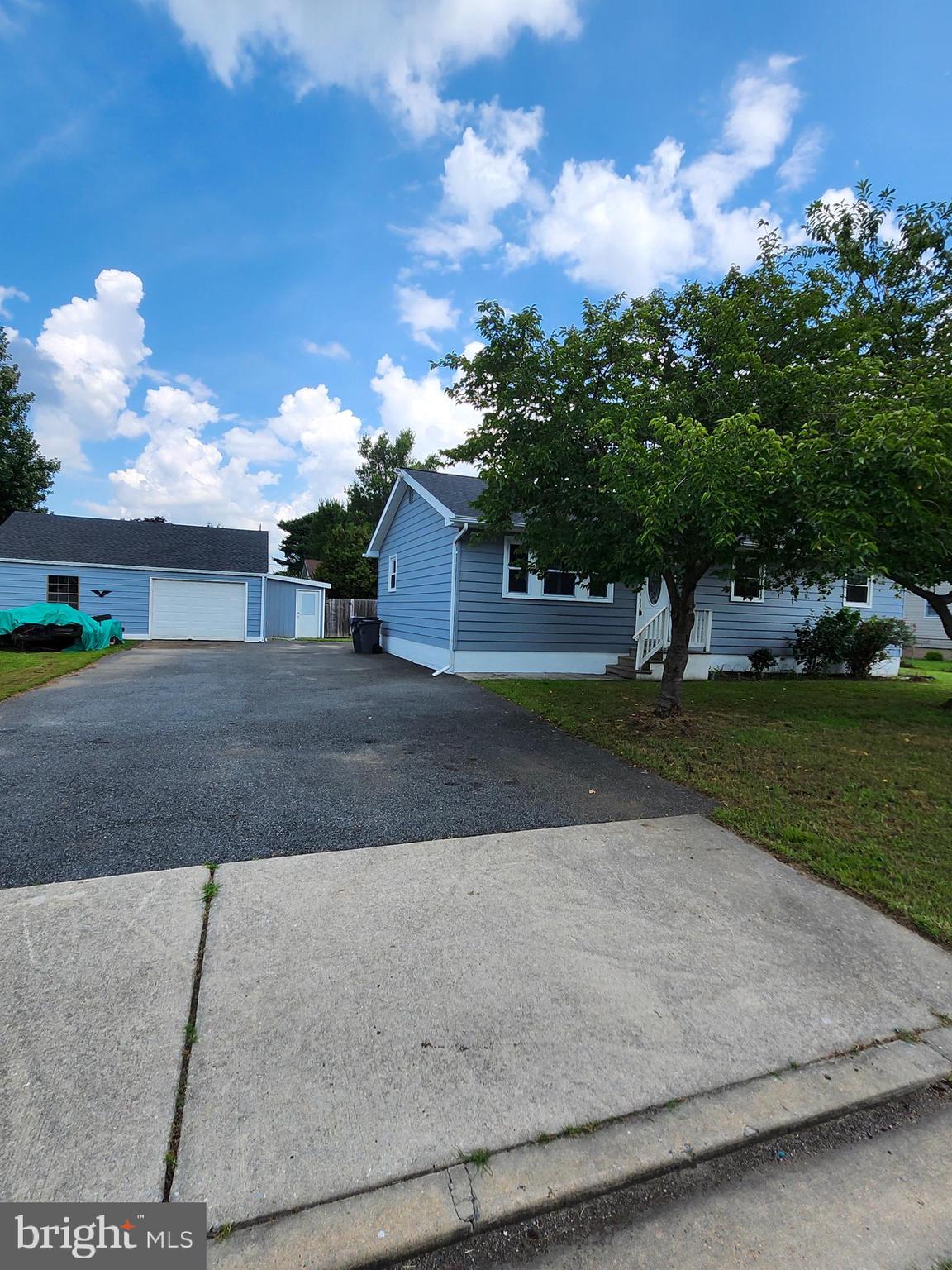 132 Quaker Road Pennsville, NJ 08070 - Photo 3 of 25