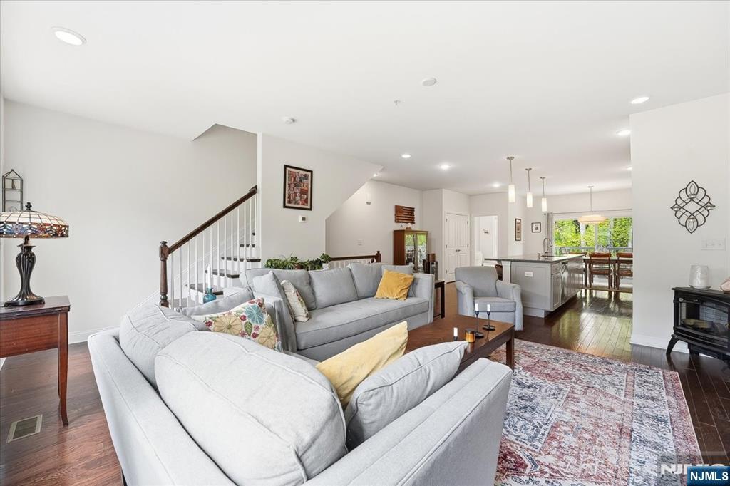 503 Abbe Road Little Falls, NJ 07424 - Photo 1 of 30