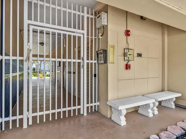 $2,200 | 2000 Diana Drive, Hallandale Beach, FL 33009