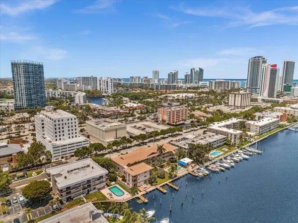 $2,200 | 2000 Diana Drive, Hallandale Beach, FL 33009