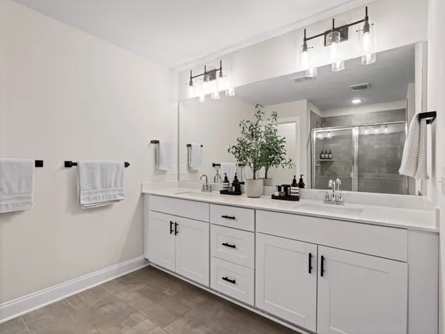 $395,000 | 658 Taylor Bend, Columbia, TN 38401