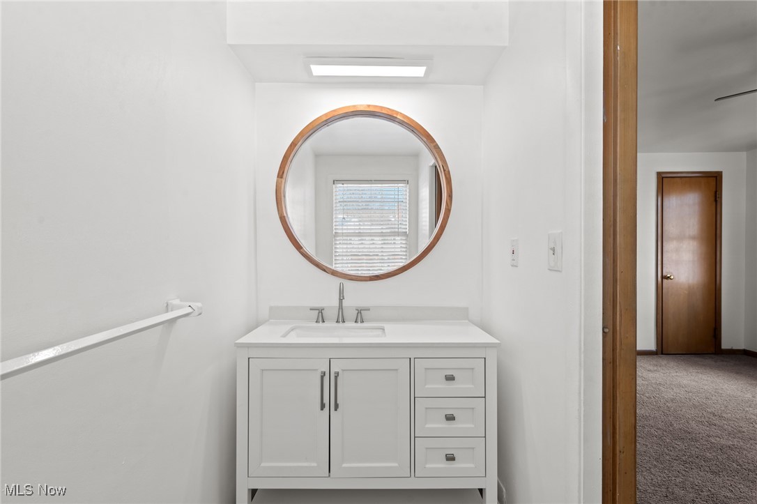 3686 Riedham Road Cleveland, OH 44120 - Photo 31 of 50 Bathroom with vanity