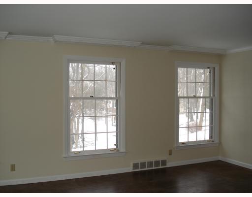 941 Field Club Road Fox Chapel, PA 15238 - Photo 3 of 18 Living Room.