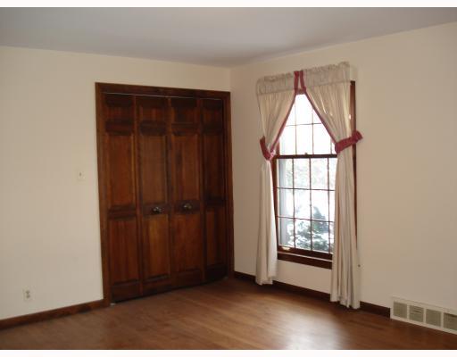 941 Field Club Road Fox Chapel, PA 15238 - Photo 8 of 18 Den/Family/Great Room.