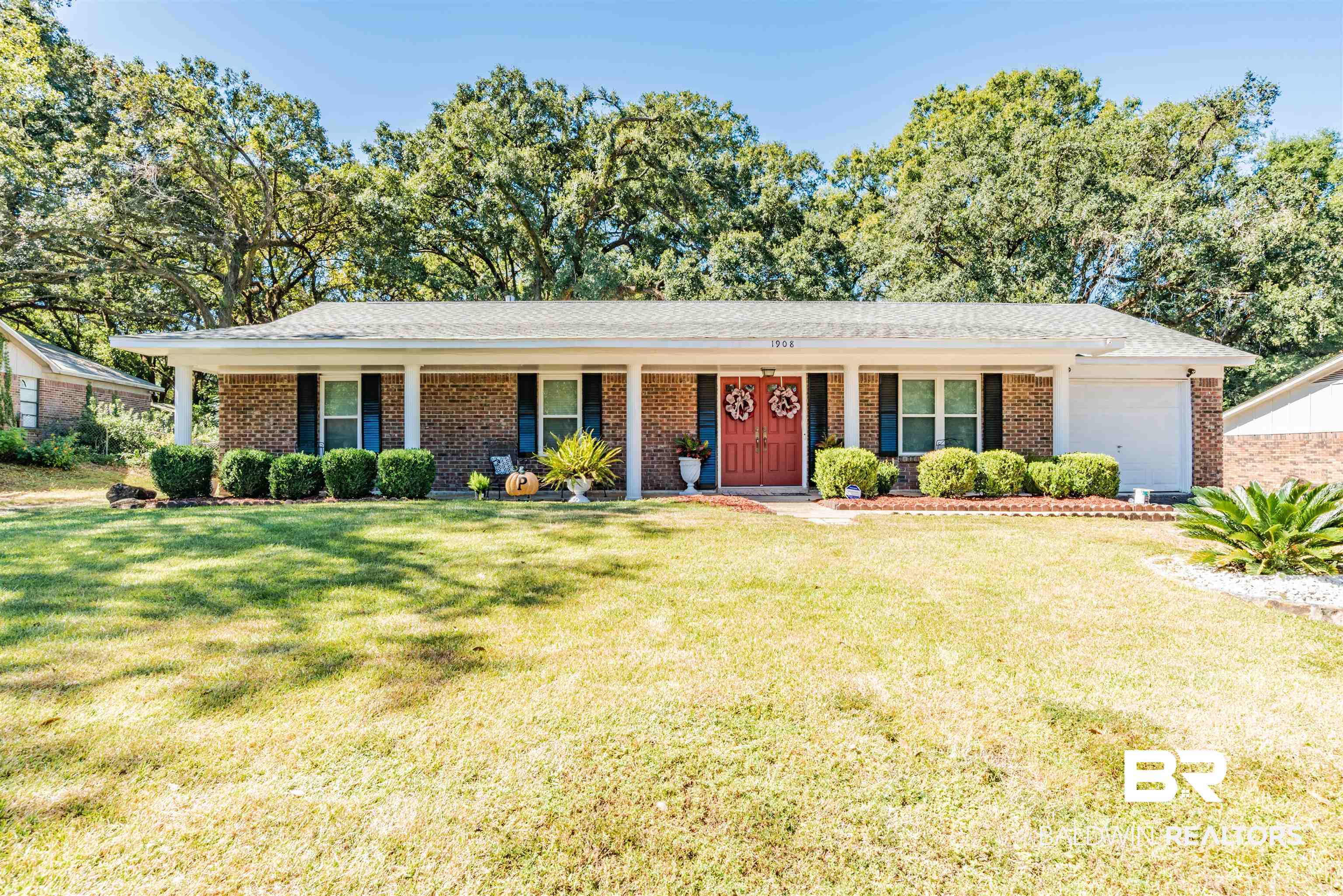 1908 Long Meadow Road Mobile, AL 36609 - Photo 2 of 30