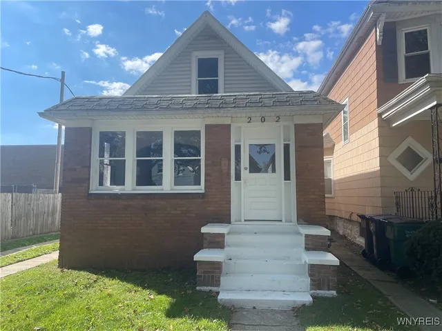$1,500 | 202 North Ogden Street, Unit W, Buffalo, NY 14206