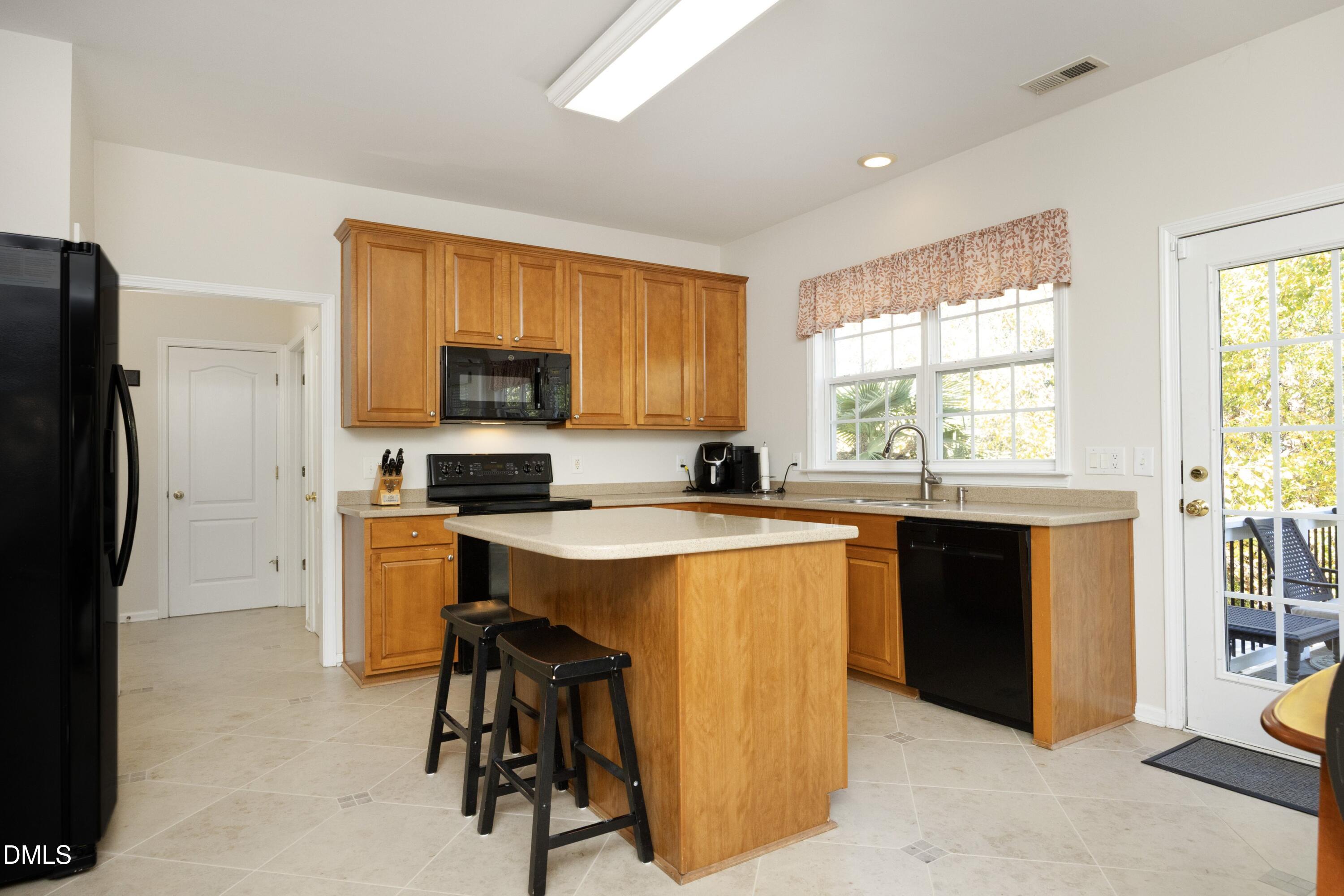 7537 Silver View Lane Raleigh, NC 27613 - Photo 13 of 50 13Kitchen