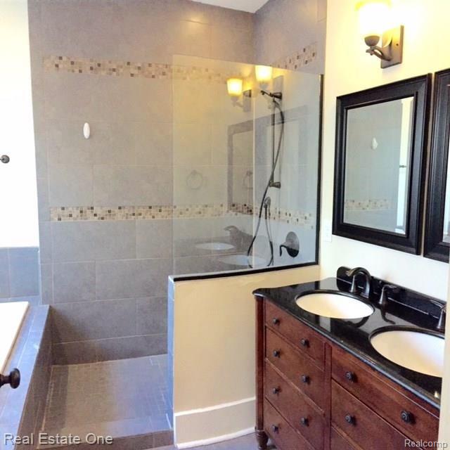 65 Wellesley Drive Pleasant Ridge, MI 48069 - Photo 15 of 24 FullSizeRender-16.jpg
