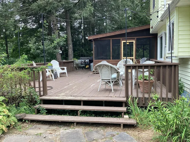 $525,000 | 18 Ridge Road, Saugerties, NY 12477