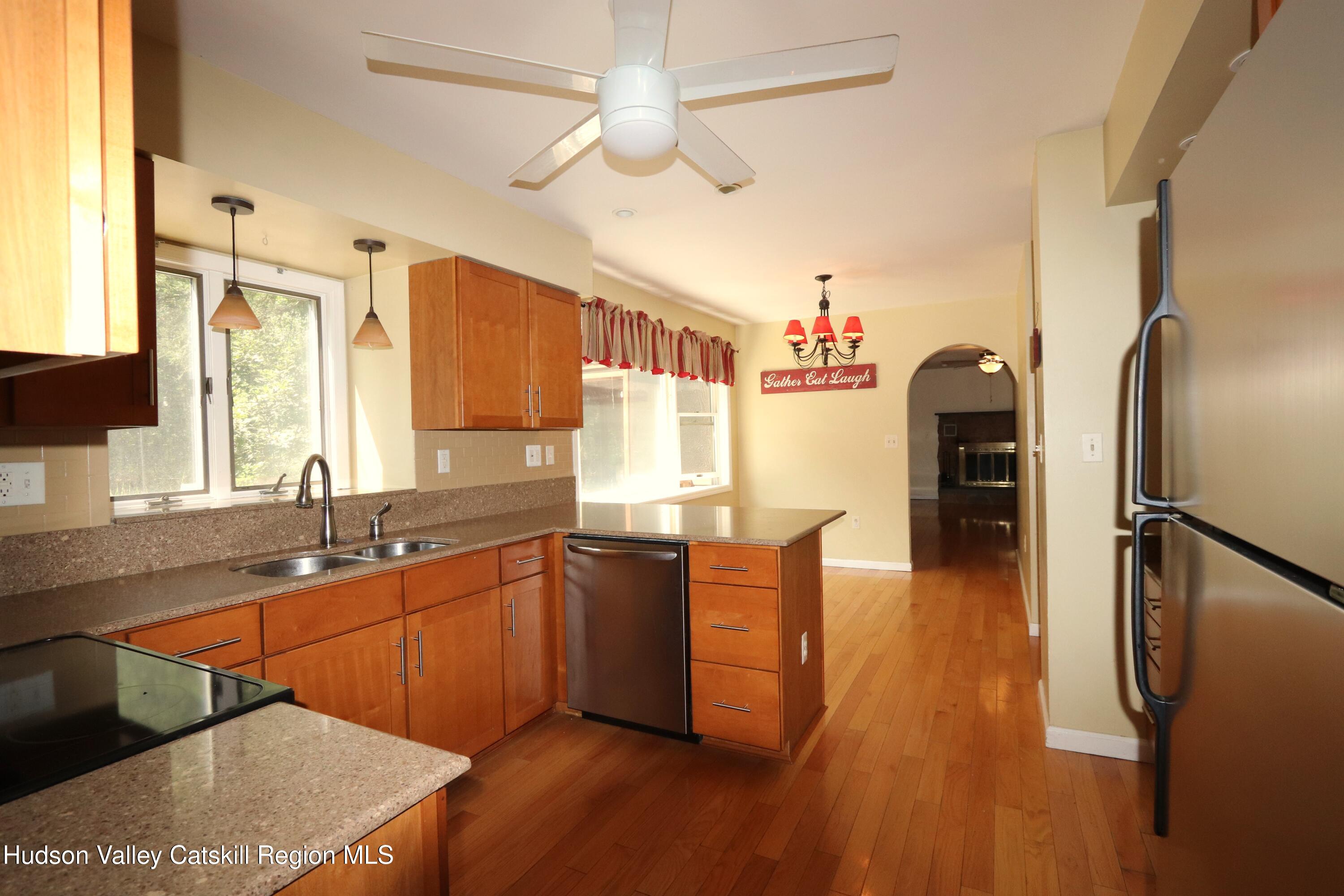 18 Ridge Road Saugerties, NY 12477 - Photo 4 of 40 Custom Cabinets