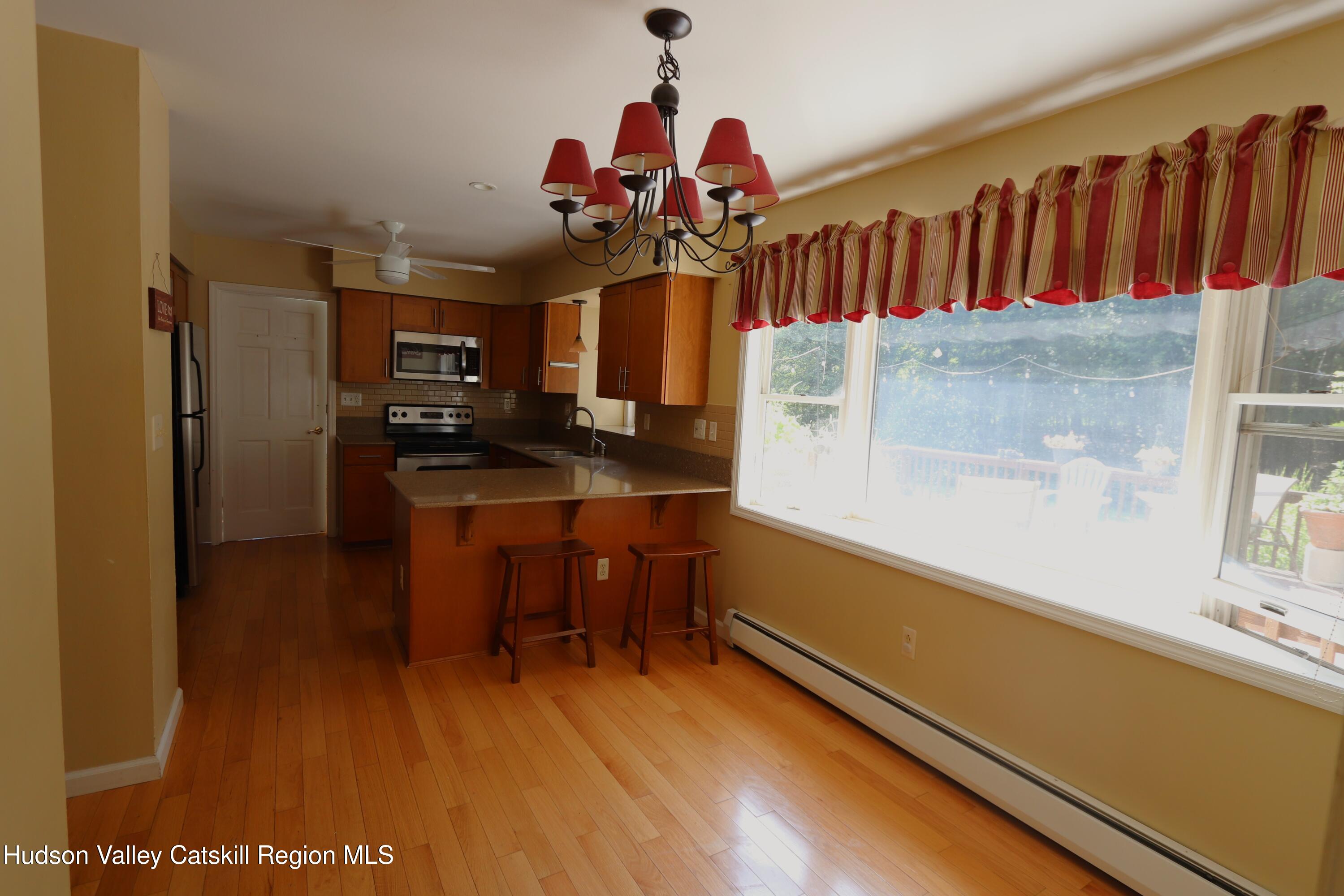 18 Ridge Road Saugerties, NY 12477 - Photo 6 of 40 Eat-in Kitchen
