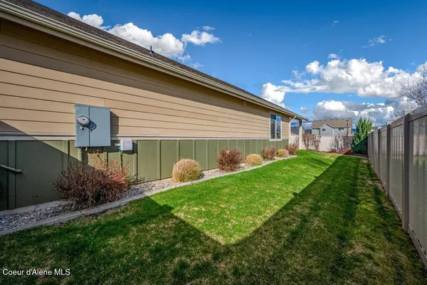 $575,000 | 8012 North Hydrangea Street, Coeur D'Alene, ID 83815