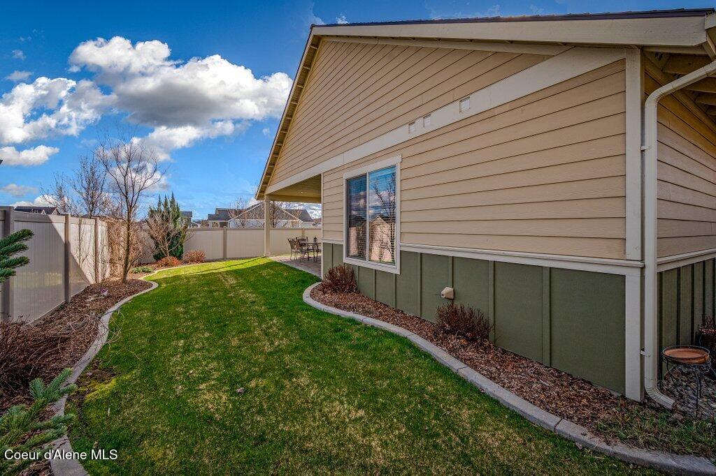8012 North Hydrangea Street Coeur D'Alene, ID 83815 - Photo 28 of 30 Side Yard