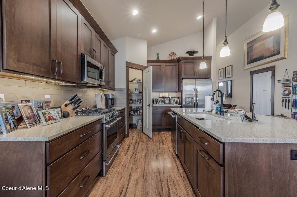 8012 North Hydrangea Street Coeur D'Alene, ID 83815 - Photo 8 of 30 Kitchen