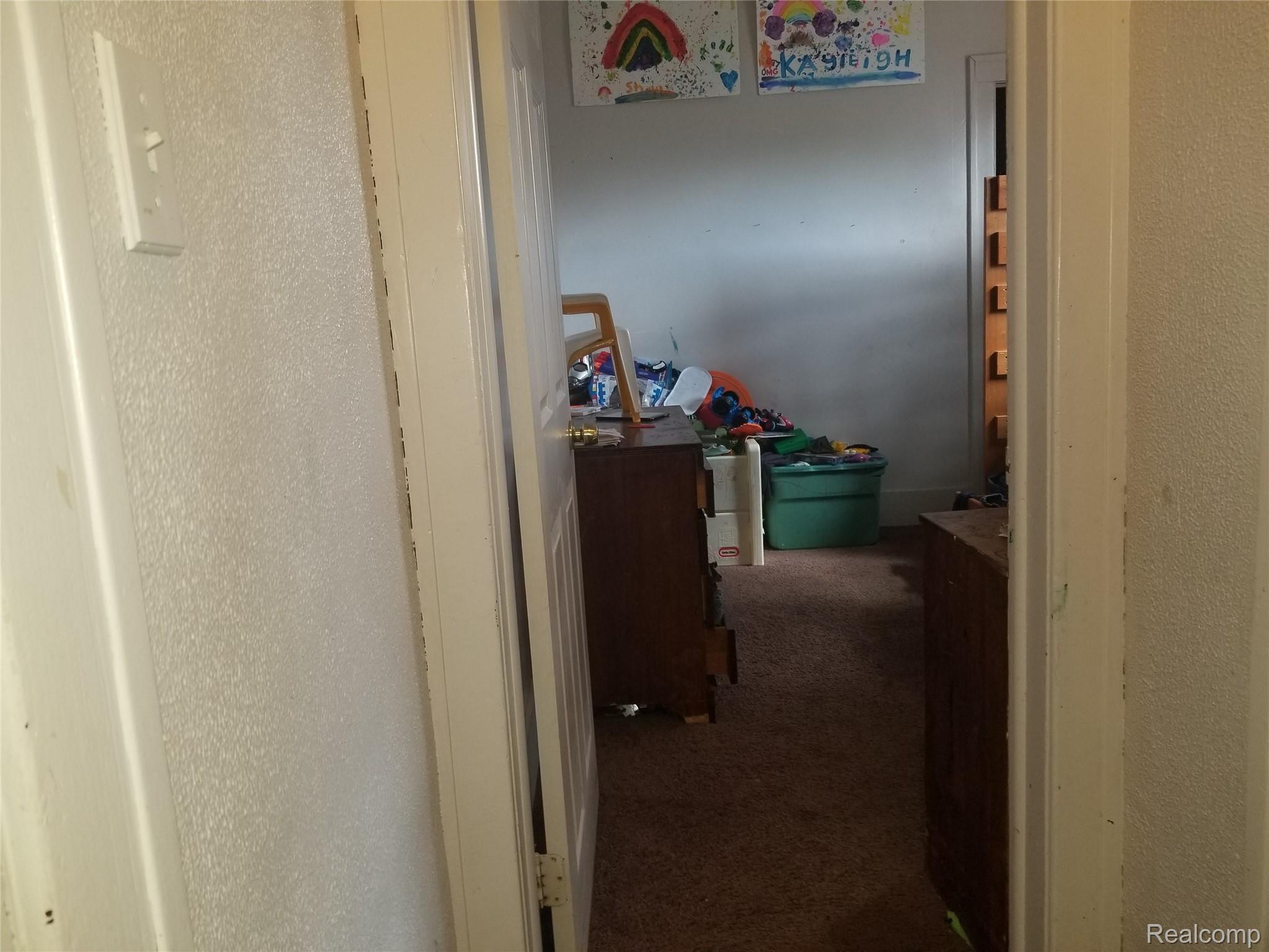 141 Oak Street River Rouge, MI 48218 - Photo 9 of 23 20190423_123102.jpg