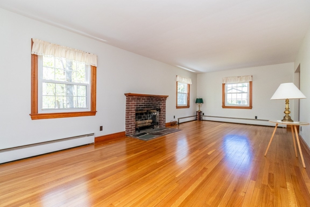 90 Walnut Street Walpole, MA 02081 - Photo 6 of 38