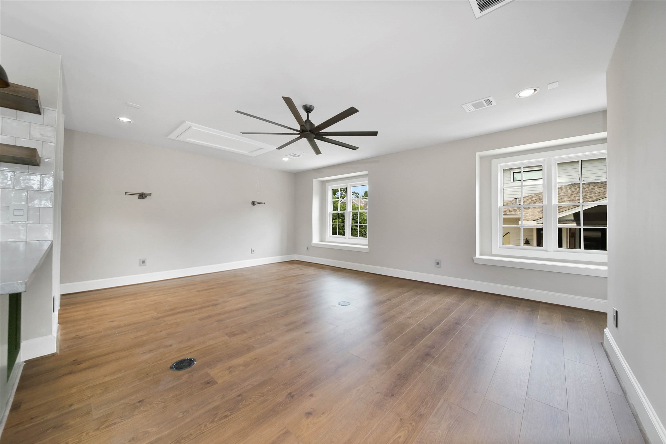 416 West 33rd Street Houston, TX 77018 - Photo 42 of 47 Garage Apartment