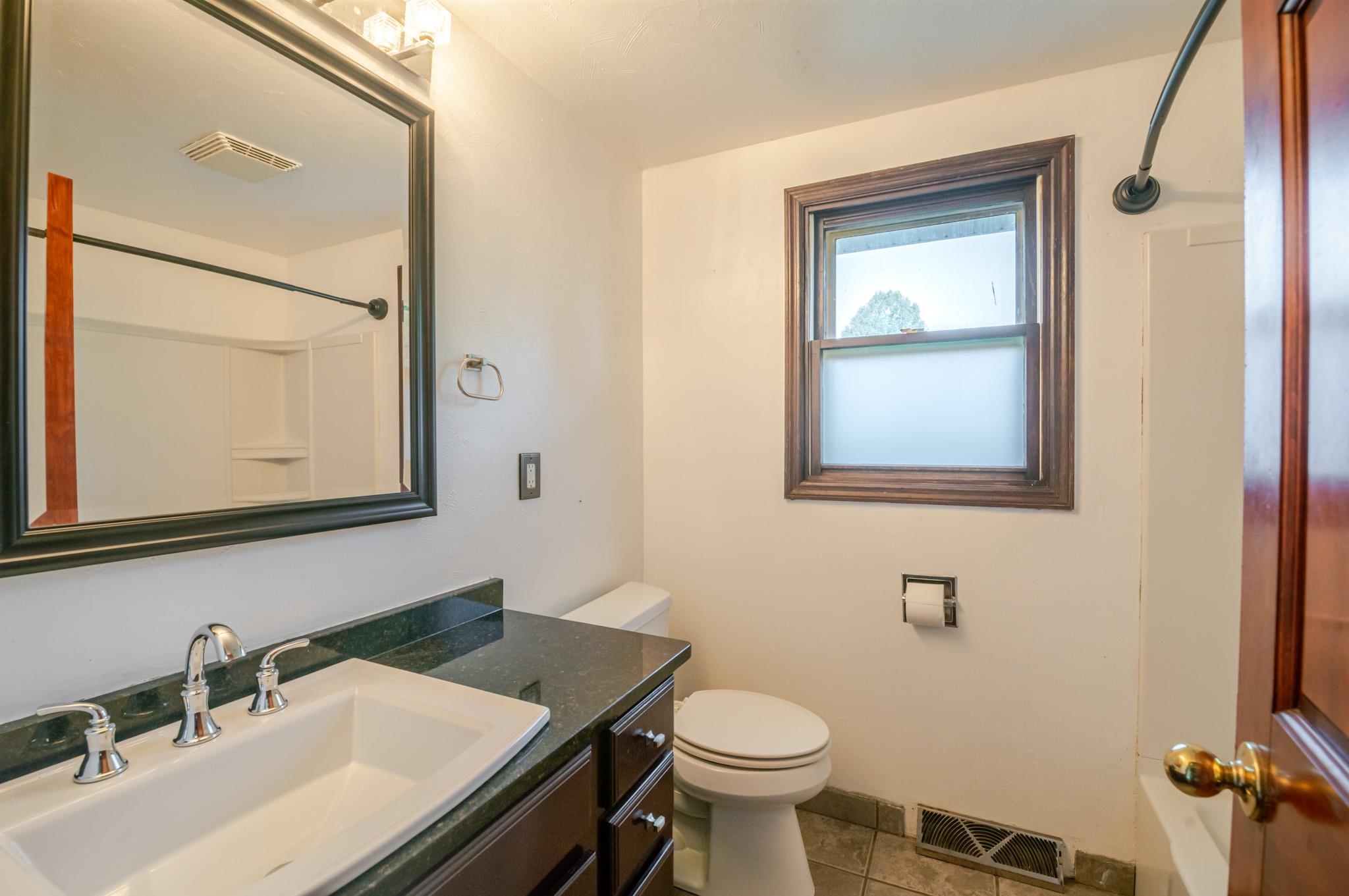 2525 Heather Road Green Bay, WI 54311 - Photo 12 of 26 Gallery Image 12