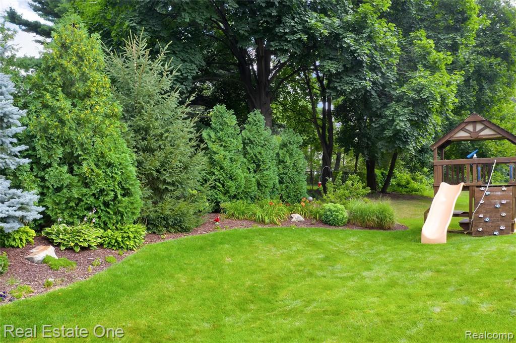 3214 Everett Drive Rochester Hills, MI 48307 - Photo 5 of 50