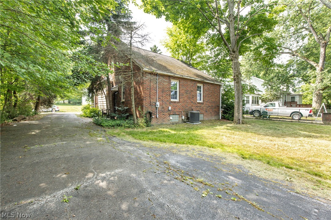 3959 Delmore Road Cleveland Heights, OH 44121 - Photo 23 of 26