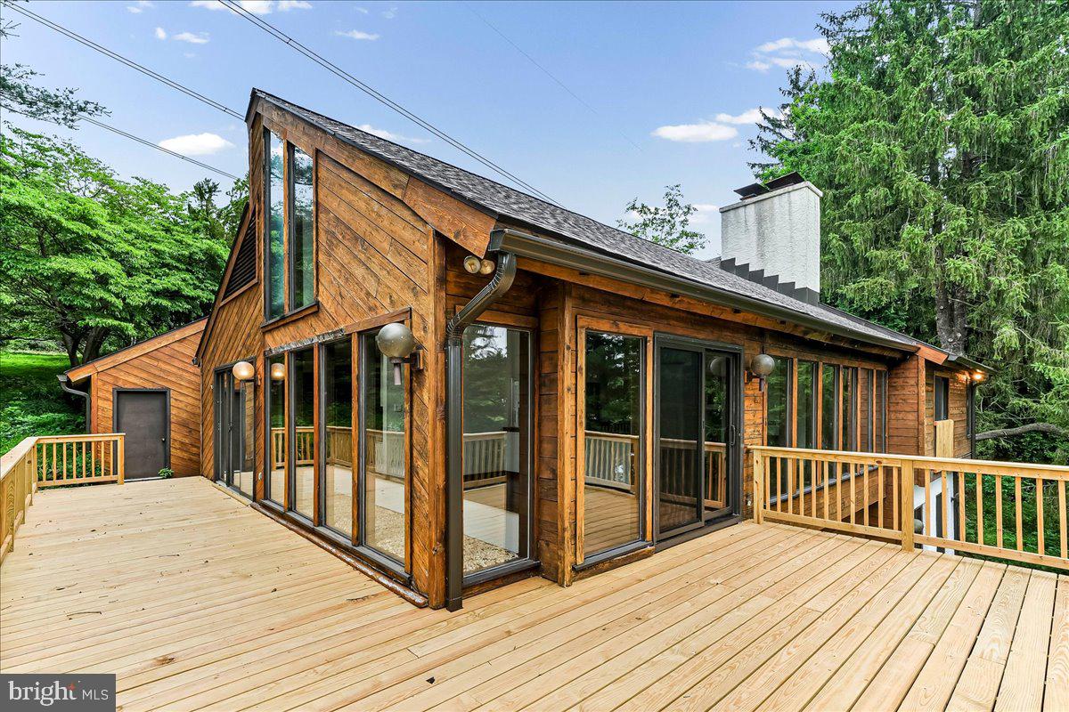 70 Heyburn Road Chadds Ford, PA 19317 - Photo 4 of 46 Side/Deck