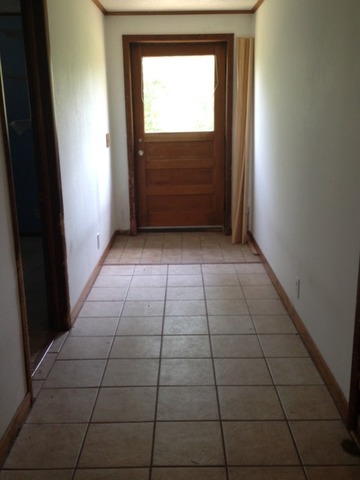 1-n063 Ridgeland Avenue West Chicago, IL 60185 - Photo 22 of 25 a view of a hallway