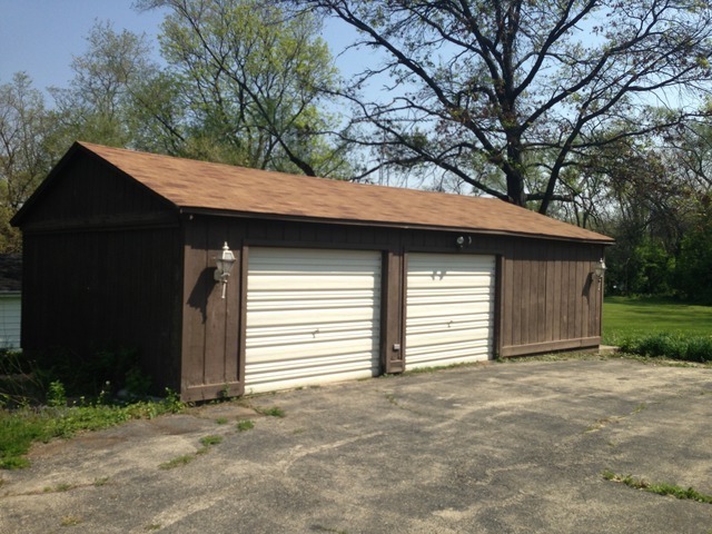 1-n063 Ridgeland Avenue West Chicago, IL 60185 - Photo 6 of 25 a house with a outdoor space