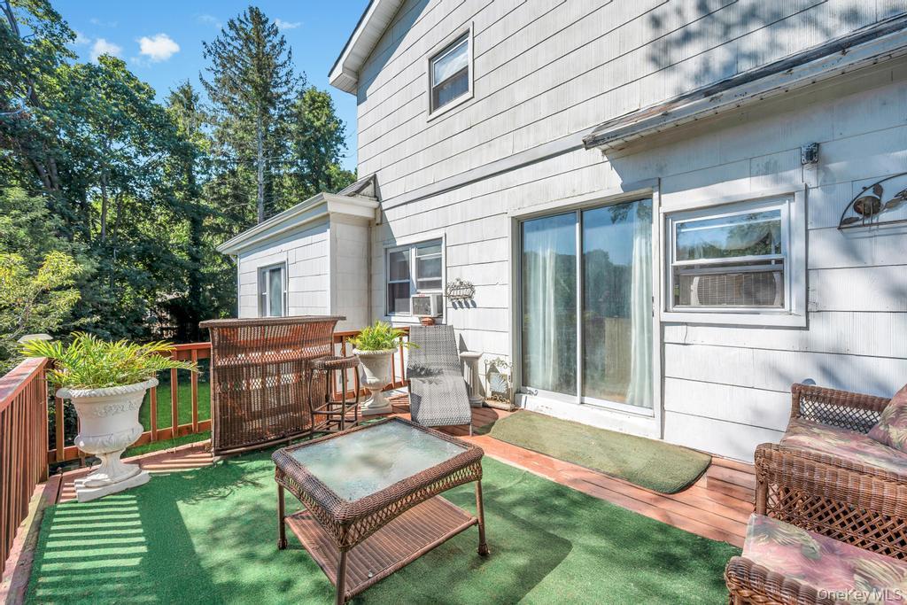 122 Dawn Road Rocky Point, NY 11778 - Photo 9 of 30