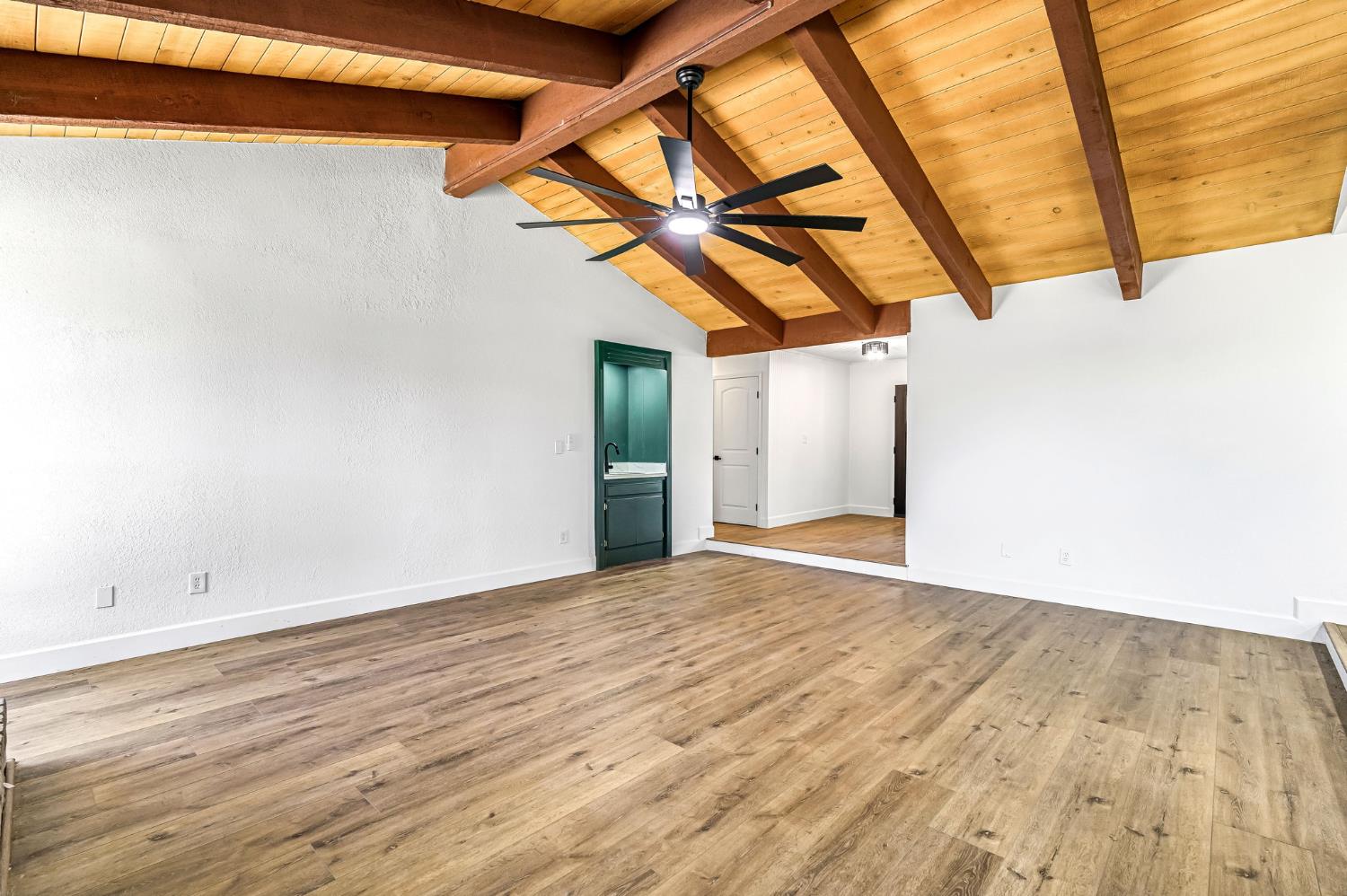 146 Sierra Avenue Clovis, CA 93612 - Photo 15 of 45 a view of an empty room