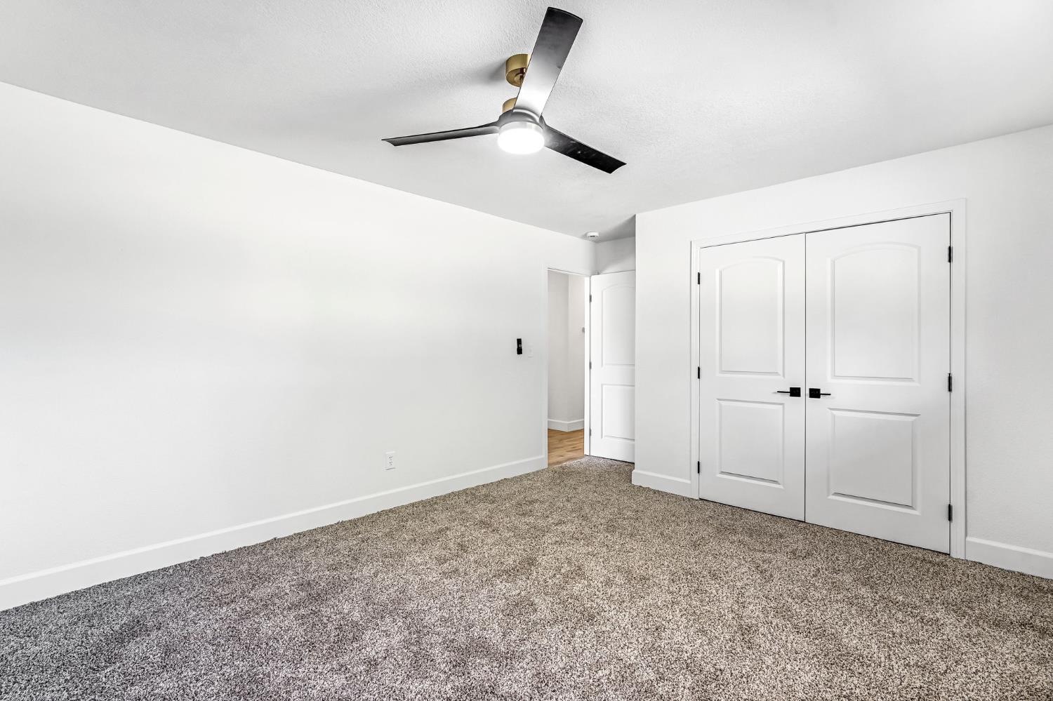 146 Sierra Avenue Clovis, CA 93612 - Photo 32 of 45 a view of an empty room