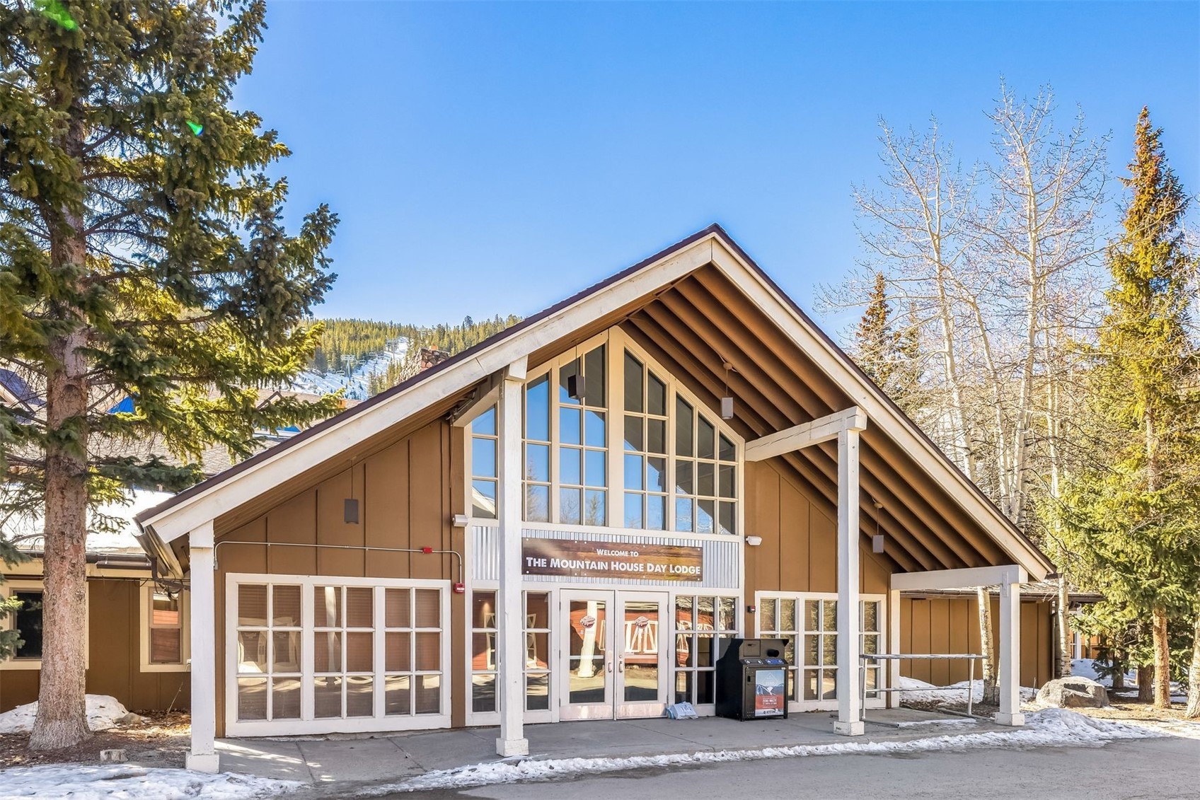 1977 Soda Ridge Road, Unit 1194 Keystone, CO 80435 - Photo 43 of 44 a front view of a house with a yard