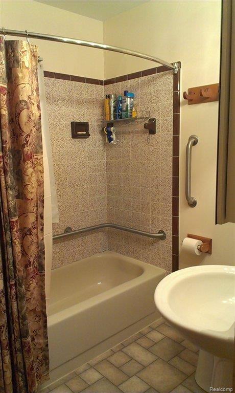 1498 Port Austin Road Port Austin, MI 48467 - Photo 4 of 6 Bath.jpg