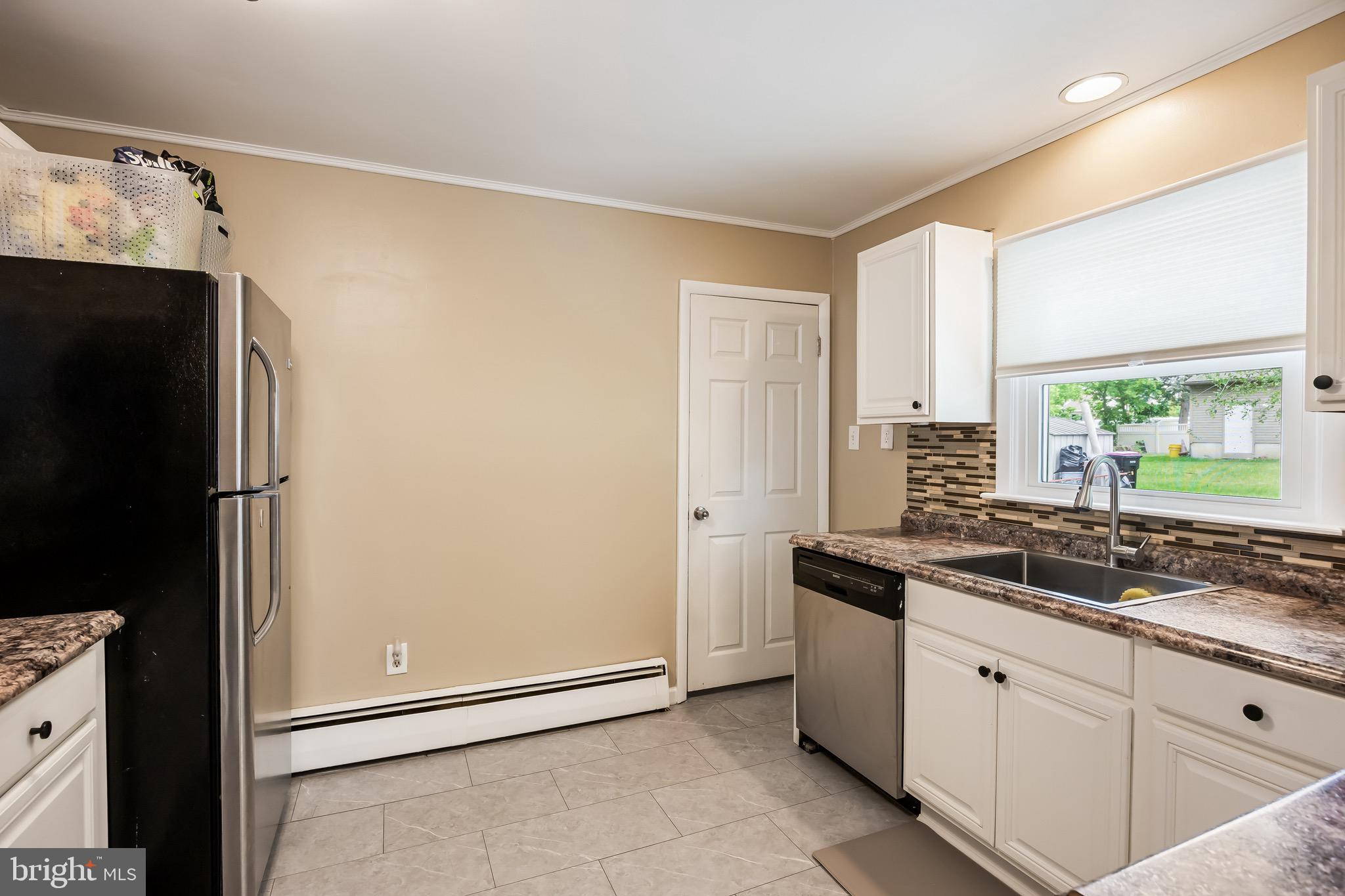 925 Lower Landing Road Blackwood, NJ 08012 - Photo 8 of 25