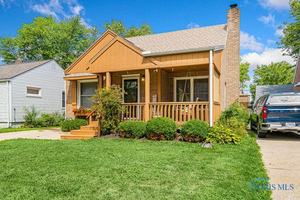 524 Waybridge Road Toledo, OH 43612 - Photo 2 of 39 Gallery Image 2