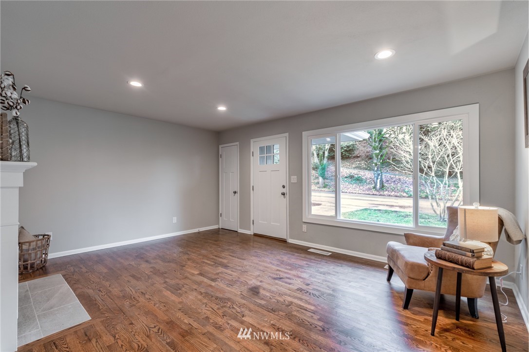 4611 Rucker Avenue Everett, WA 98203 - Photo 3 of 25 Gallery Image 3