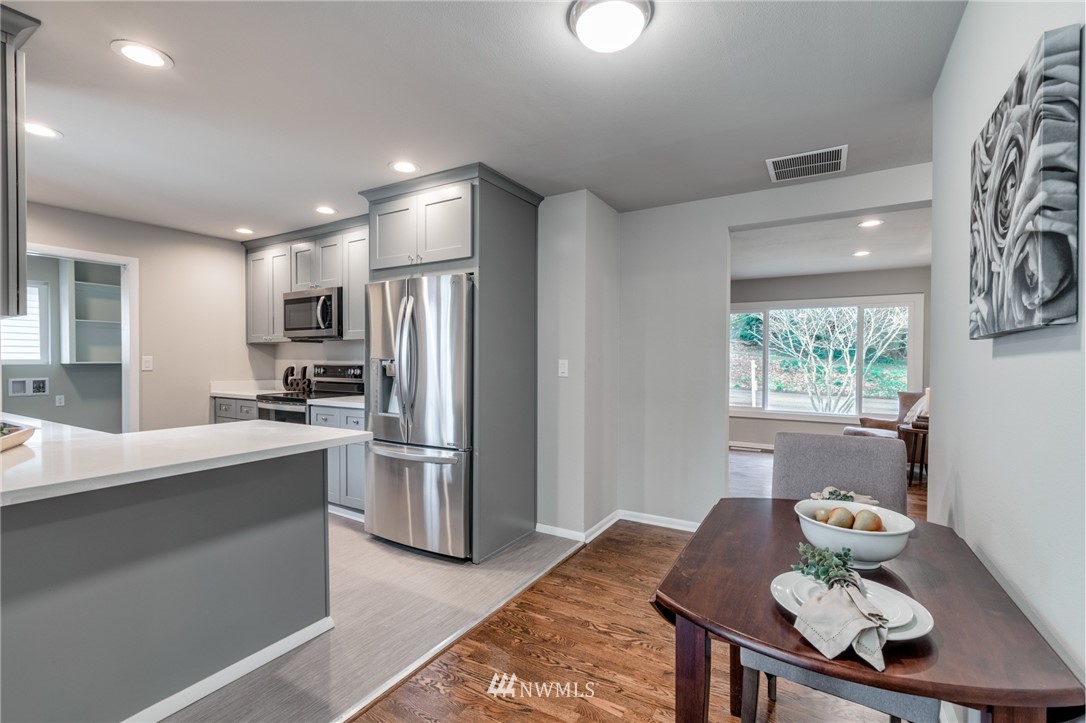 4611 Rucker Avenue Everett, WA 98203 - Photo 4 of 25 Gallery Image 4