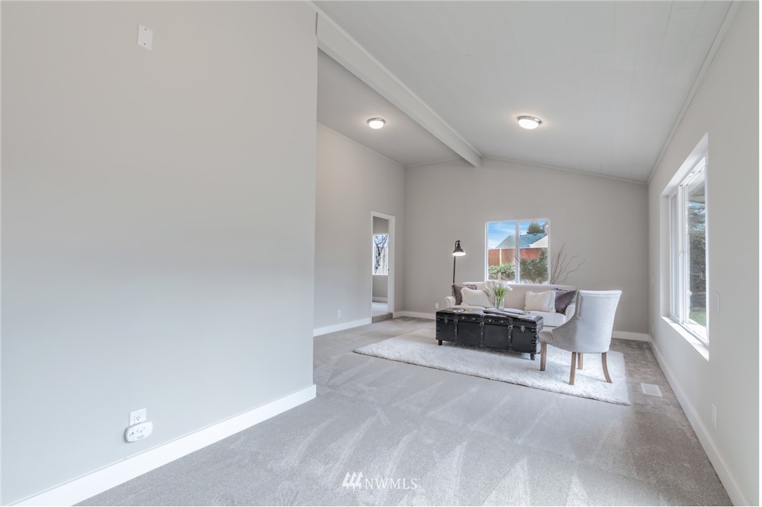 4611 Rucker Avenue Everett, WA 98203 - Photo 8 of 25 Gallery Image 8