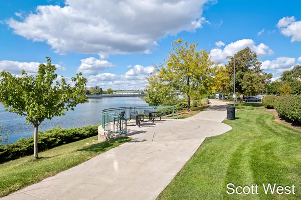 $360,000 | 801 Monroe Avenue Northwest, Unit 402, Grand Rapids, MI 49503