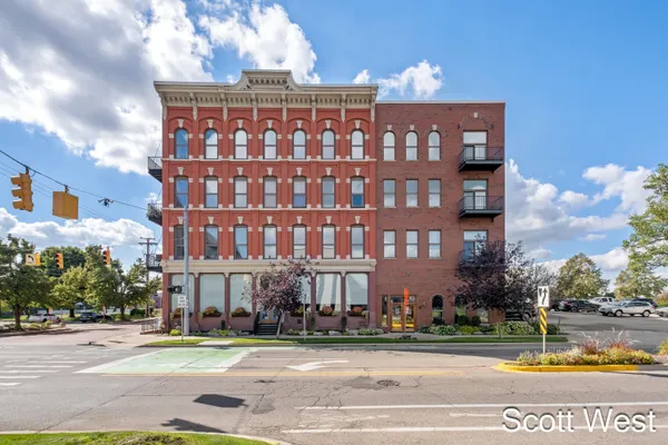 $360,000 | 801 Monroe Avenue Northwest, Unit 402, Grand Rapids, MI 49503