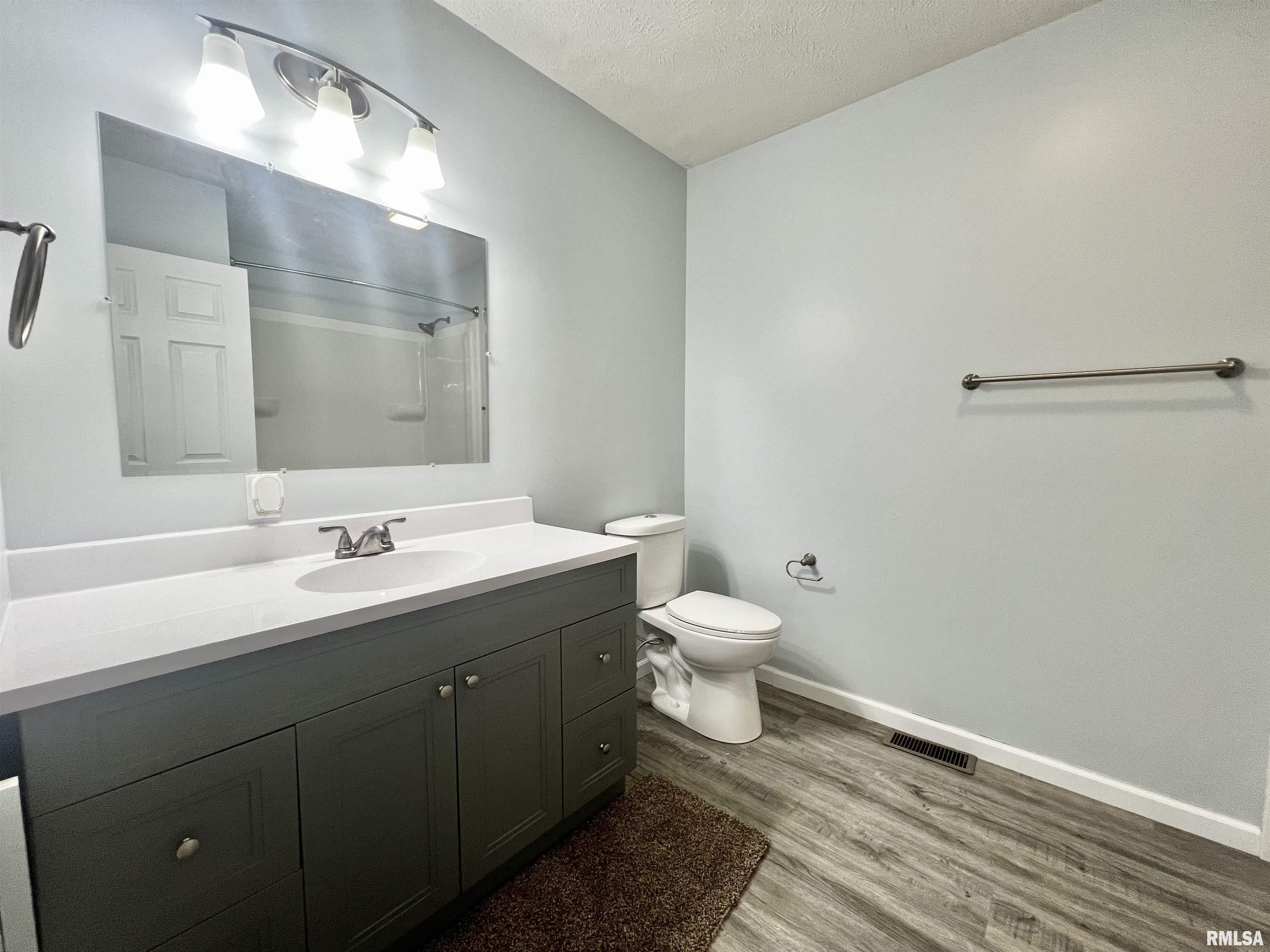 17037 North Ewing Road Ewing, IL 62836 - Photo 23 of 41