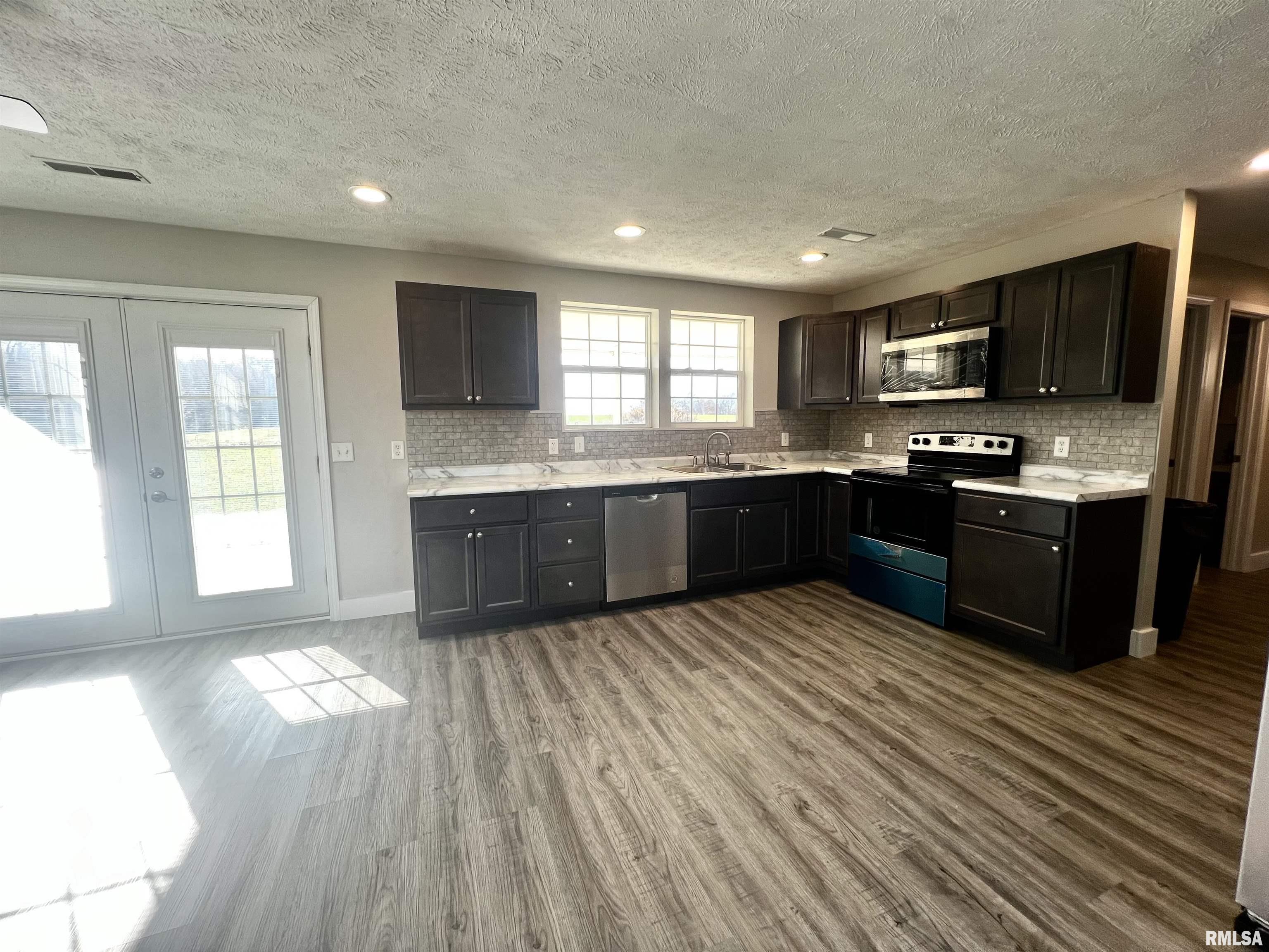 17037 North Ewing Road Ewing, IL 62836 - Photo 8 of 41