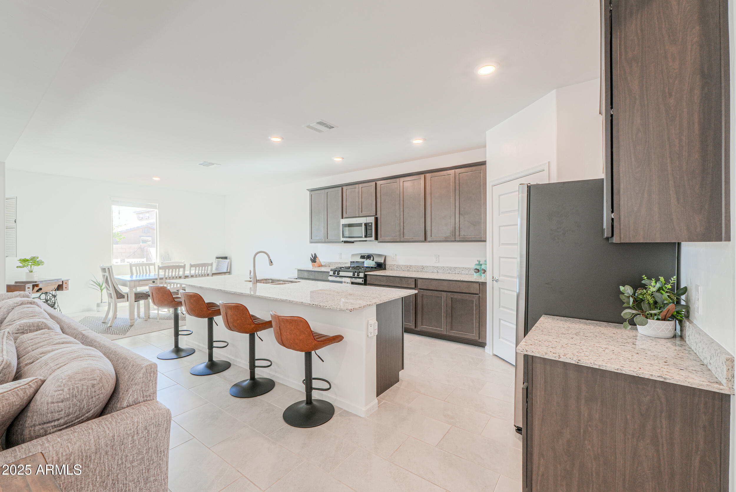 10575 West Kerrigan Lane Marana, AZ 85653 - Photo 13 of 67 12